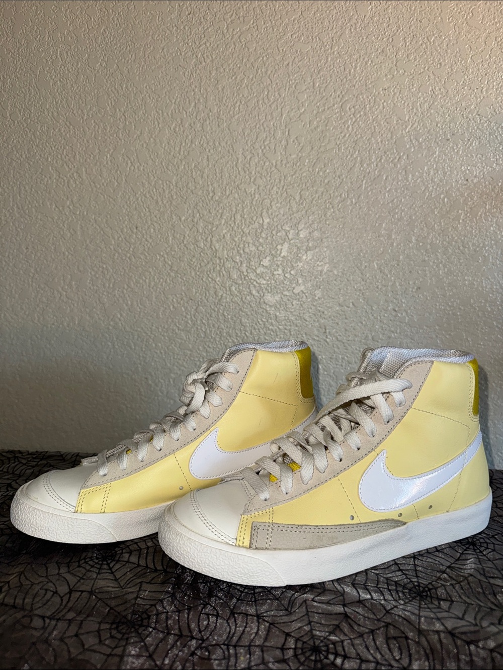 Nike-style women’s High-Top Sneakers in Pale Yellow and White